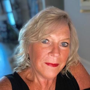 Meet your Posher, Elaine